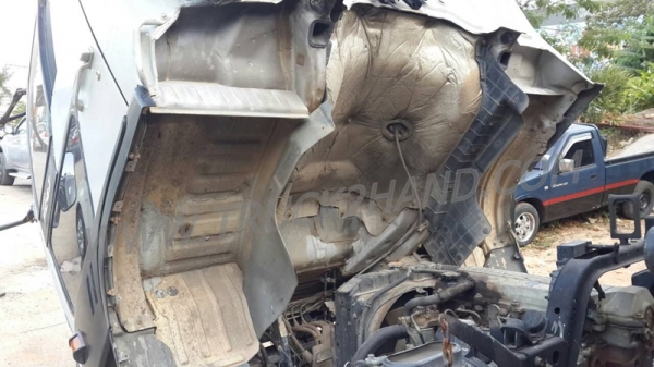 รถบรรทุก 6 ล้อติดเฮี้ยบ HINO  FC ติดเฮี้ยบ 3 ตัน ปีจดทะเบียน 2540  140 แรงม้า