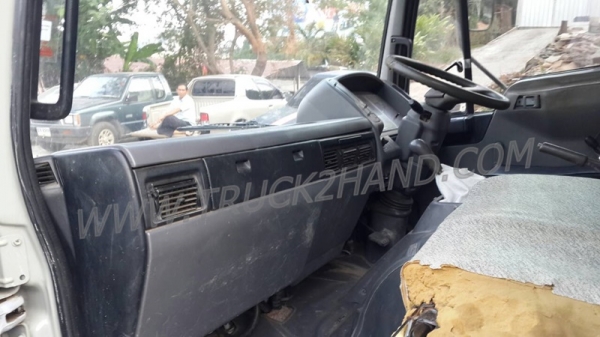 รถบรรทุก 6 ล้อติดเฮี้ยบ HINO  FC ติดเฮี้ยบ 3 ตัน ปีจดทะเบียน 2540  140 แรงม้า