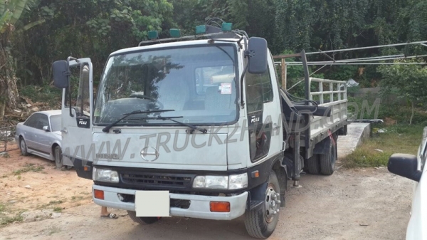 รถบรรทุก 6 ล้อติดเฮี้ยบ HINO  FC ติดเฮี้ยบ 3 ตัน ปีจดทะเบียน 2540  140 แรงม้า