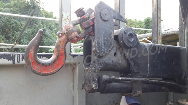 รถบรรทุก 6 ล้อติดเฮี้ยบ HINO  FC ติดเฮี้ยบ 3 ตัน ปีจดทะเบียน 2540  140 แรงม้า