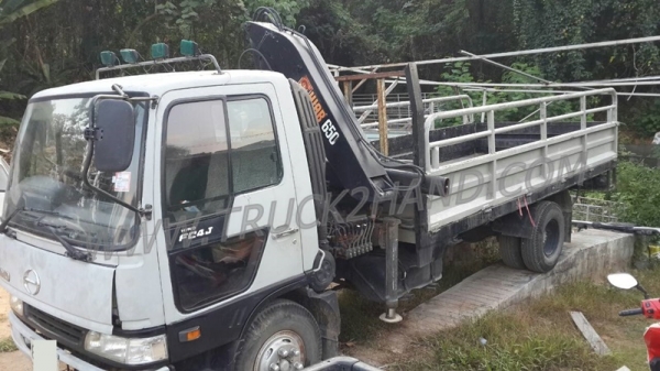 รถบรรทุก 6 ล้อติดเฮี้ยบ HINO  FC ติดเฮี้ยบ 3 ตัน ปีจดทะเบียน 2540  140 แรงม้า