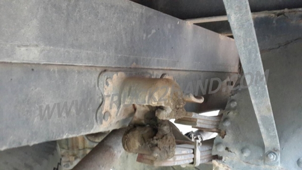 รถบรรทุก 6 ล้อติดเฮี้ยบ HINO  FC ติดเฮี้ยบ 3 ตัน ปีจดทะเบียน 2540  140 แรงม้า