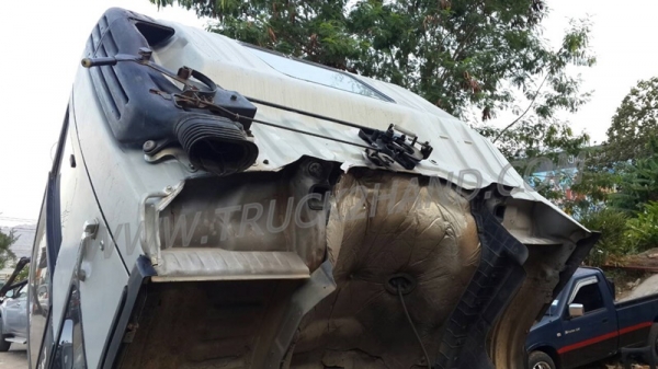 รถบรรทุก 6 ล้อติดเฮี้ยบ HINO  FC ติดเฮี้ยบ 3 ตัน ปีจดทะเบียน 2540  140 แรงม้า