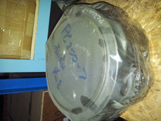 ขายอะไหล่ตัวเดินKOMATSU  PC200-7 และ 8 และลูกปืน