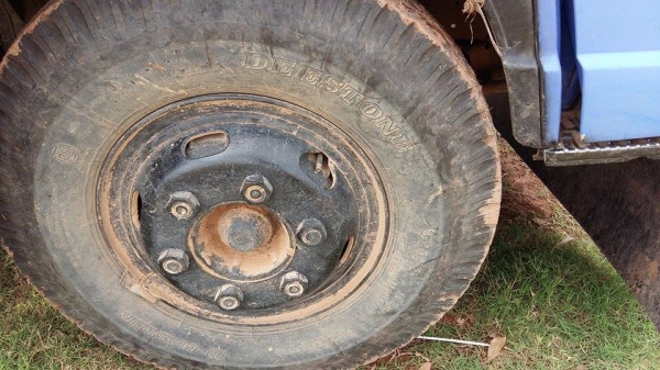 **อิซูซุ NPR115 แรง** ช่วงล่างเดิมๆ/แชทซีงามๆ ไม่ผุไม่ดาม/ยาวสีเมตรกว่า/ยางดี รถวิ่งงานปกติ**ไม่มีทะเบียน**โทรหาลุงโหนก 081 074 5778 จ้า