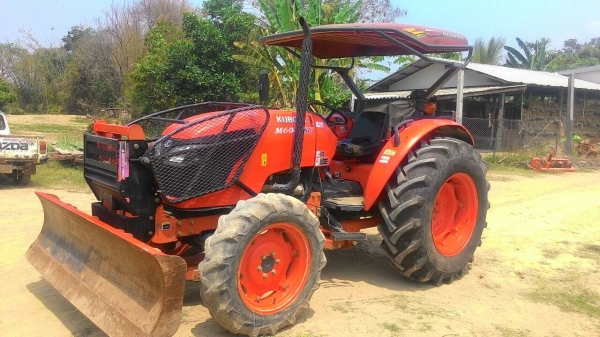 ขายรถไถ KUBOTA M 6040 สภาพดีเดิมๆพร้อมใช้งาน อุปกรณ์ครบ 3 ชิ้นมีพร้อมดันหน้า ผานพรวนและ โรตารี่ ขายรถไถ KUBOTA M 6040 สภาพดีเดิมๆพร้อมใช้งาน อุปกรณ์ครบ 3 ชิ้นมีพร้อมดันหน้า ผานพรวนและ โรตารี่