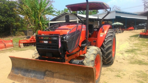 ขายรถไถ KUBOTA M 6040 สภาพดีเดิมๆพร้อมใช้งาน อุปกรณ์ครบ 3 ชิ้นมีพร้อมดันหน้า ผานพรวนและ โรตารี่ ขายรถไถ KUBOTA M 6040 สภาพดีเดิมๆพร้อมใช้งาน อุปกรณ์ครบ 3 ชิ้นมีพร้อมดันหน้า ผานพรวนและ โรตารี่