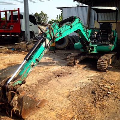 ขายด่วน kumatsu PC30-7