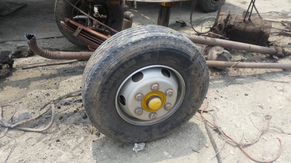 F หน้า F หลัง isuzu พร้อม กะทะยาง ยางใช้ได้ 6 เส้น