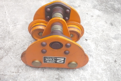 ลดราคา ขายรอกวื่ง 2 TON made in japan ลดราคา ขายรอกวื่ง 2 TON made in japan