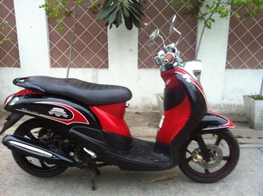 Yamaha Fino Classic แดง ดำ ล้อแม็ก ชุดหน้าโครมเมี่ยม สวย
