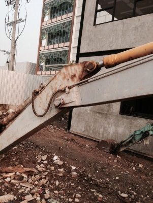 ขายรถด่วน komatsu pc200 รุ่น6 ราคา 950,000บาท