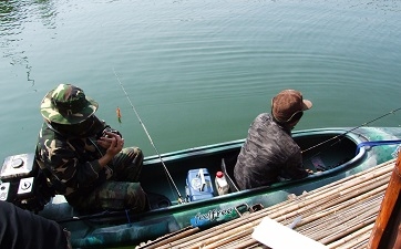 ขาย เรือคายัค 2ที่นั่ง ทำจาก Pe.เหนียว