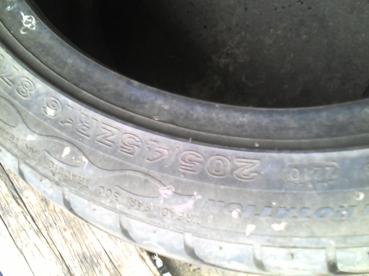 205/45R16  มี 2 เส้น ติดต่อโทร.081-427-3941