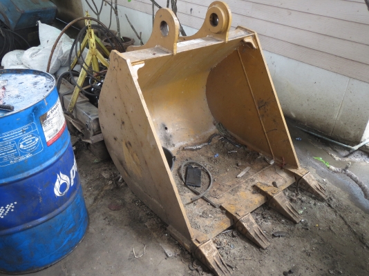 บุ้งกี๋รถแบคโฮ PC200 Sk200 EX200