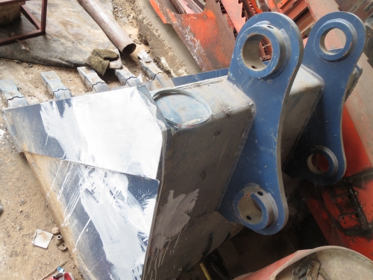 บุ้งกี๋ รถแบคโฮ SK200 320B 320D บุ้งกี๋ รถแบคโฮ SK200 320B 320D