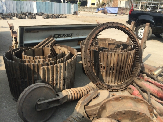 ขายชุดอะไหล่รถแมคโคร HITACHI200