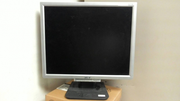 ขาย จอ LCD ACER AL1716 ขนาด 17 นิ้ว VGA port ราคาเบาๆ 750 บาท จัดส่งฟรีจ้า