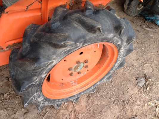 แทรคเตอร์ คูโบต้า L2201 แทรคเตอร์ คูโบต้า L2201