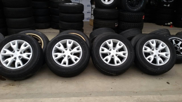 ล้อ ford ขอบ 18 พร้อมยางปี 14