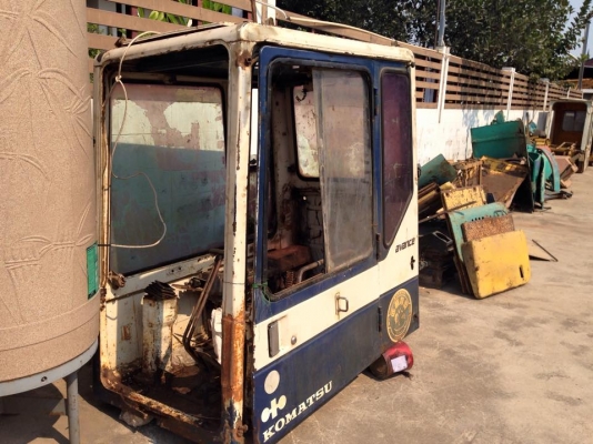 PC120 KOMATSU  หัวเก๋งนอกญี่ปุ่น สวยๆเดิมๆ  เฉพาะหัวเก๋ง ราคา 40,000 บาท