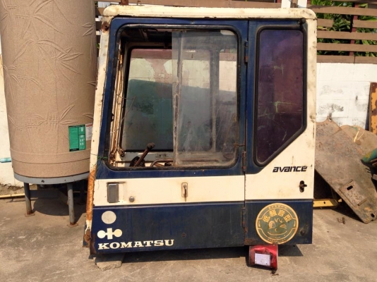 PC120 KOMATSU หัวเก๋งนอกญี่ปุ่น สวยๆเดิมๆ เฉพาะหัวเก๋ง ราคา 40,000 บาท PC120 KOMATSU หัวเก๋งนอกญี่ปุ่น สวยๆเดิมๆ เฉพาะหัวเก๋ง ราคา 40,000 บาท