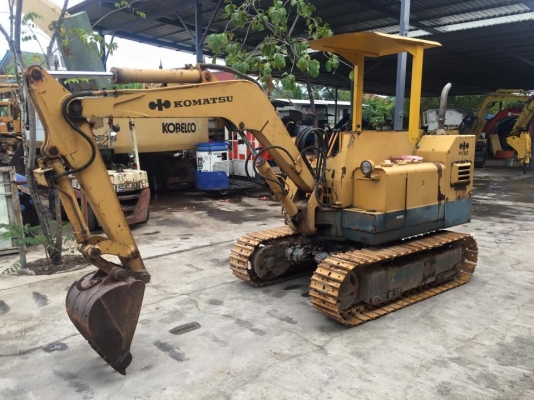KOMATSU PC02 รถนอกญี่ปุ่นไม่เคยใช้งานในไทย   สีเดิม เครื่องแน่น พร้อมทำงาน  ราคา 150,000 บาท (ต่อรองได้)  พร้อมใบแจ้งจำหน่ายอินวอย