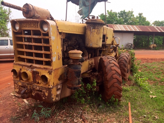 ขายด่วน  รถตัก สภาพใช้งานได้