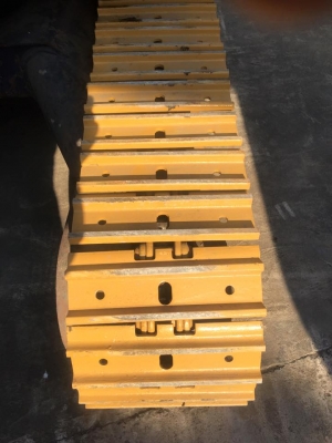 KOMATSU PC30-7 รถเก่านำเข้าจากญี่ปุ่นไม่เคยใช้งานในไทย  สภาพพร้อมลุยงาน + เอกสารใบแจ้งจำหน่าย  ชั่วโมง 8114 ซีเรียล : 20128 ซีเรียลสูง  ตัวเดิน : นาชิ เครื่อง : 3D84-2E ขนาด : 3 สูบ ปั้ม : Uchida ยูชิดะ ปั้มนิ้ว -คอลโทรลสั้นน้ำมัน -ระบบไฟครบ -ขนาดรถกว้างย