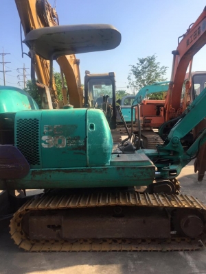 KOMATSU PC30-7 รถเก่านำเข้าจากญี่ปุ่นไม่เคยใช้งานในไทย  สภาพพร้อมลุยงาน + เอกสารใบแจ้งจำหน่าย  ชั่วโมง 8114 ซีเรียล : 20128 ซีเรียลสูง  ตัวเดิน : นาชิ เครื่อง : 3D84-2E ขนาด : 3 สูบ ปั้ม : Uchida ยูชิดะ ปั้มนิ้ว -คอลโทรลสั้นน้ำมัน -ระบบไฟครบ -ขนาดรถกว้างย