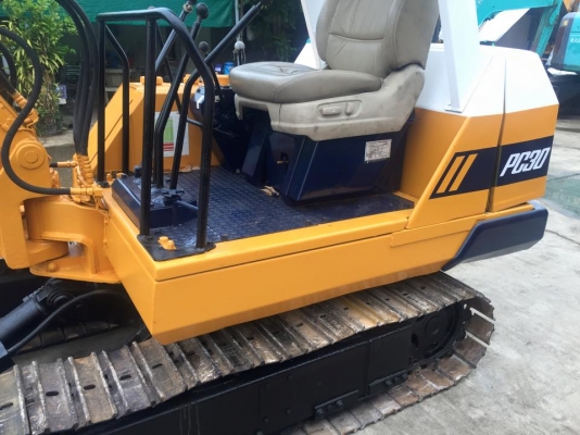 KOMATSU PC30-1 รถเก่านำเข้าจากญี่ปุ่นไม่เคยใช้งานในไทย  สภาพพร้อมลุยงาน เอกสารใบอินวอยแจ้งจำหน่าย  ชั่วโมง 3285 ซีเรียล 01265 ตัวเดิน : KOMATSU มอเตอร์งอ เบอร์40 เครื่องยนต์ : 3484-1B โคมัสสุ 3สูบ ปั้ม : เฟือง2ตอน ระบบครบ ใบแทรค ยาว30ซม ,43ข้อ ,ร่องกว้าง