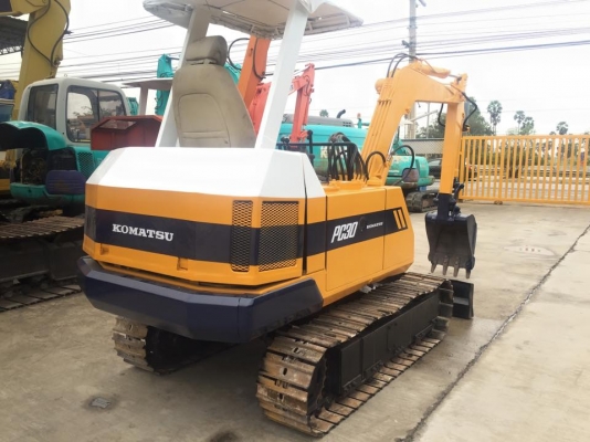 KOMATSU PC30-1 รถเก่านำเข้าจากญี่ปุ่นไม่เคยใช้งานในไทย  สภาพพร้อมลุยงาน เอกสารใบอินวอยแจ้งจำหน่าย  ชั่วโมง 3285 ซีเรียล 01265 ตัวเดิน : KOMATSU มอเตอร์งอ เบอร์40 เครื่องยนต์ : 3484-1B โคมัสสุ 3สูบ ปั้ม : เฟือง2ตอน ระบบครบ ใบแทรค ยาว30ซม ,43ข้อ ,ร่องกว้าง
