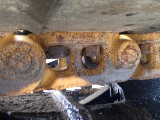 KOBELCO SK120 MARKlll มาร์คที รถนอกนำเข้าจากญี่ปุ่น เชคนอก  พร้อมอินวอยใบแจ้งจำหน่าย   ชั่วโมง : 2,912  คอลโทรล : น้ำมัน-สั้น  ใบแทรคยาว 70ซม. เครื่อง: 4BD1 อีซูซุ ปั้ม: K3V63 ตัวเดิน:ไฮดราส  ราคา 1,350,000 บาท  Price 41,053.50 USD