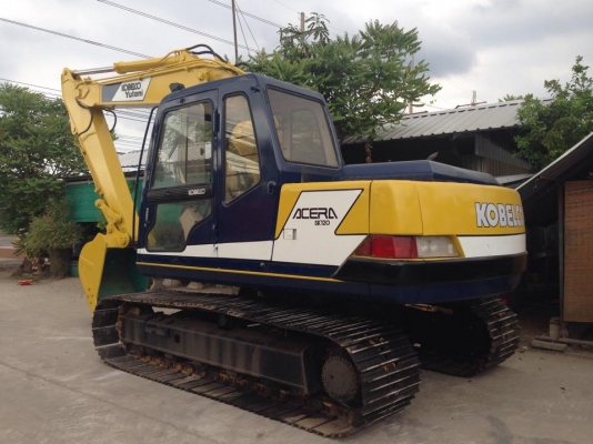 KOBELCO SK120 MARKlll มาร์คที รถนอกนำเข้าจากญี่ปุ่น เชคนอก  พร้อมอินวอยใบแจ้งจำหน่าย   ชั่วโมง : 2,912  คอลโทรล : น้ำมัน-สั้น  ใบแทรคยาว 70ซม. เครื่อง: 4BD1 อีซูซุ ปั้ม: K3V63 ตัวเดิน:ไฮดราส  ราคา 1,350,000 บาท  Price 41,053.50 USD
