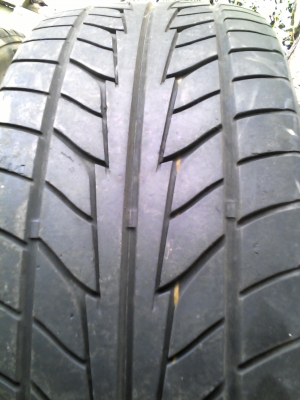 225/35R20 NITTO NT-555 มี 2 เส้น TEL.081-427-3941 225/35R20 NITTO NT-555 มี 2 เส้น TEL.081-427-3941