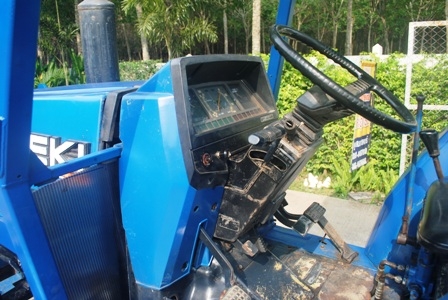 ขายรถไถ ISEKI  (4WD) ขนาด 45 แรง พร้อมใบมีดหน้า รถพร้อมใช้งาน