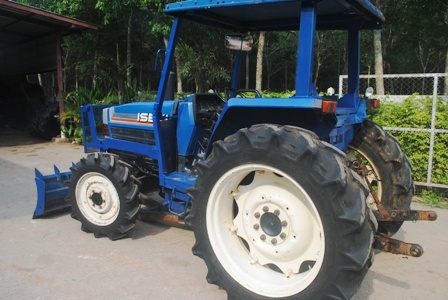 ขายรถไถ ISEKI  (4WD) ขนาด 45 แรง พร้อมใบมีดหน้า รถพร้อมใช้งาน