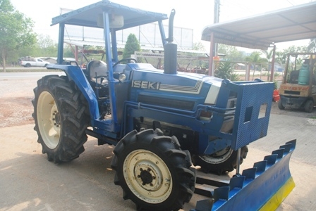 ขายรถไถ ISEKI  (4WD) ขนาด 45 แรง พร้อมใบมีดหน้า รถพร้อมใช้งาน
