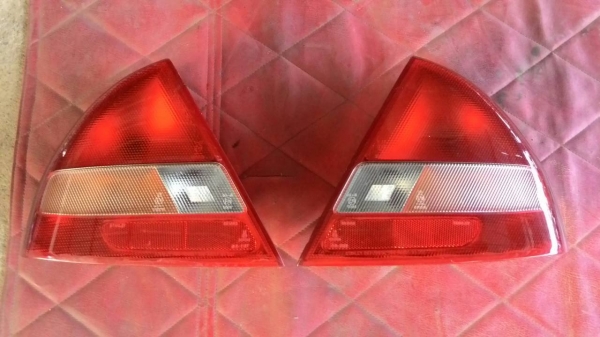 ไฟท้ายมิตซู ท้ายเบ้น ของแท้มือสอง ไฟท้ายมิตซู ท้ายเบ้น ของแท้มือสอง