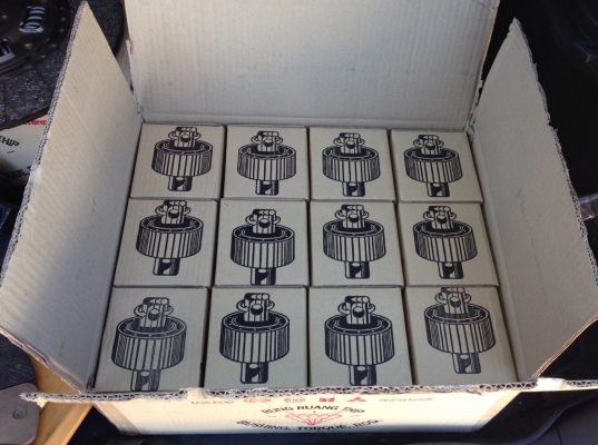 จำหน่ายลูกหมากสิบล้อ และแผ่นคลัทช์รถยนต์ทุกชนิด สินค้าคุณภาพได้มาตรฐาน