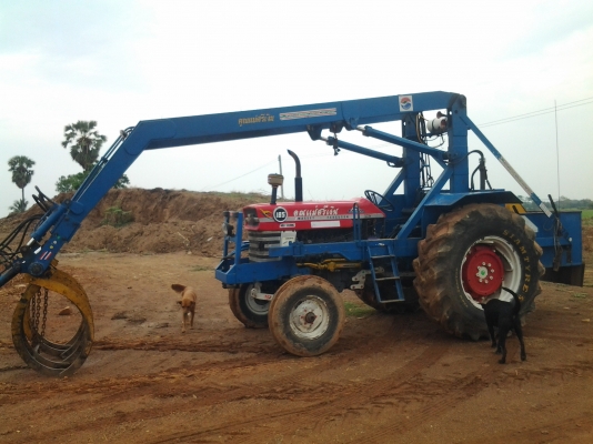 ขายรถไถแมสซี่ พร้อมเครื่องคีบ ขายรถไถแมสซี่ พร้อมเครื่องคีบ