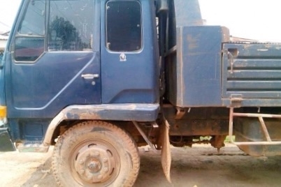 MITSUBISHI FUSO FK 165 HP 6D14 หกล้อดั๊มพ์ กระบะดั๊มพ์เหล็ก 6 ตันความยาว 3.80 เมตรสภาพดีเซาะร่องแนวนอนสวยๆพร้อมบรรทุกหนักได้เลยครับ เครื่องยนต์แรงดีเดิมๆ ภายในเก๋งคอนโซลครบพร้อม แอร์ พวงมาลัยเพาเวอร์ ช่วงล่างใหญ่คัชซีสวยไม่มีบวม ยาง 9.00 ขอบ 20 สภาพดี 70\%