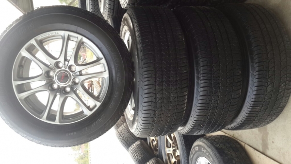 ล้อแม็ก TRD ขอบ18 พร้อมยางบริสโตน ปี14 ล้อแม็ก TRD ขอบ18 พร้อมยางบริสโตน ปี14