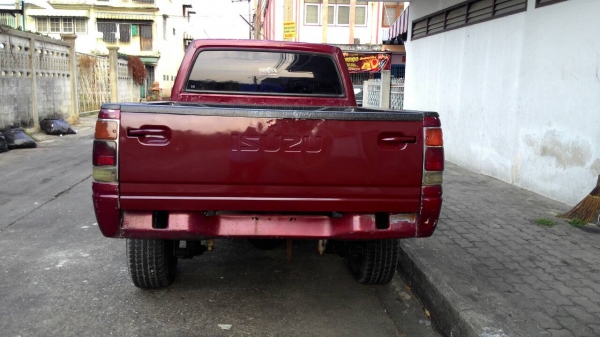 ขาย ISUZU RODEO 2.5 โฉม TFR ปี91-98 สีแดง เกียร์ธรรมดา