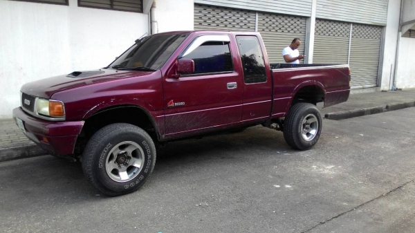 ขาย ISUZU RODEO 2.5 โฉม TFR ปี91-98 สีแดง เกียร์ธรรมดา