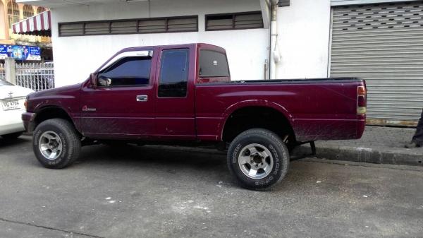 ขาย ISUZU RODEO 2.5 โฉม TFR ปี91-98 สีแดง เกียร์ธรรมดา