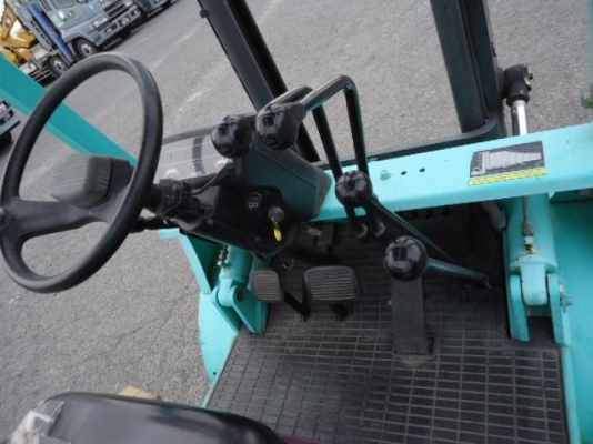 ขายรถโฟล์คลิฟท์ MITSUBISHI รุ่น FG20 ยก 2 ตัน เสาสองท่อนยกสูง 3 เมตร งายาว 1500 มม. ล้อยางตัน เครื่องยนต์เบนซิล 145,000 บาท