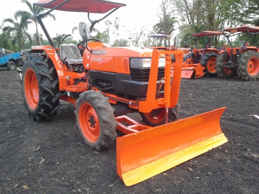 ยากขายครับ4508พร้อมใช้มีอยู่5คันครับสภาพแบบนี้ครับอยู่ไกลมีรถขนส่งครับ