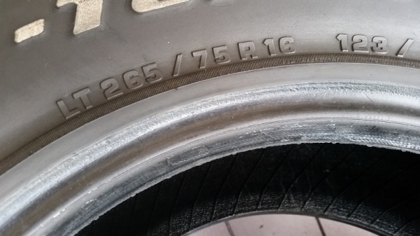 ขายยาง BF All Terrain 265/75R16 สภาพสวยครับ ขายยาง BF All Terrain 265/75R16 สภาพสวยครับ