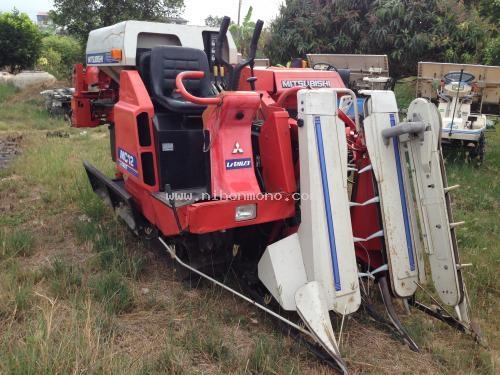 รถเกี่ยวข้าวนั่งขับ   MITSUBISHI   MC12    รหัสสินค้า : 80802294  หรือเพิ่มเติมไดที่ www.nihonmono.com